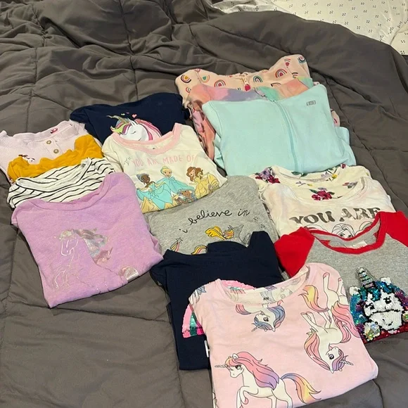 15 piece lot. Size 4-5. All tops - Picture 1 of 4
